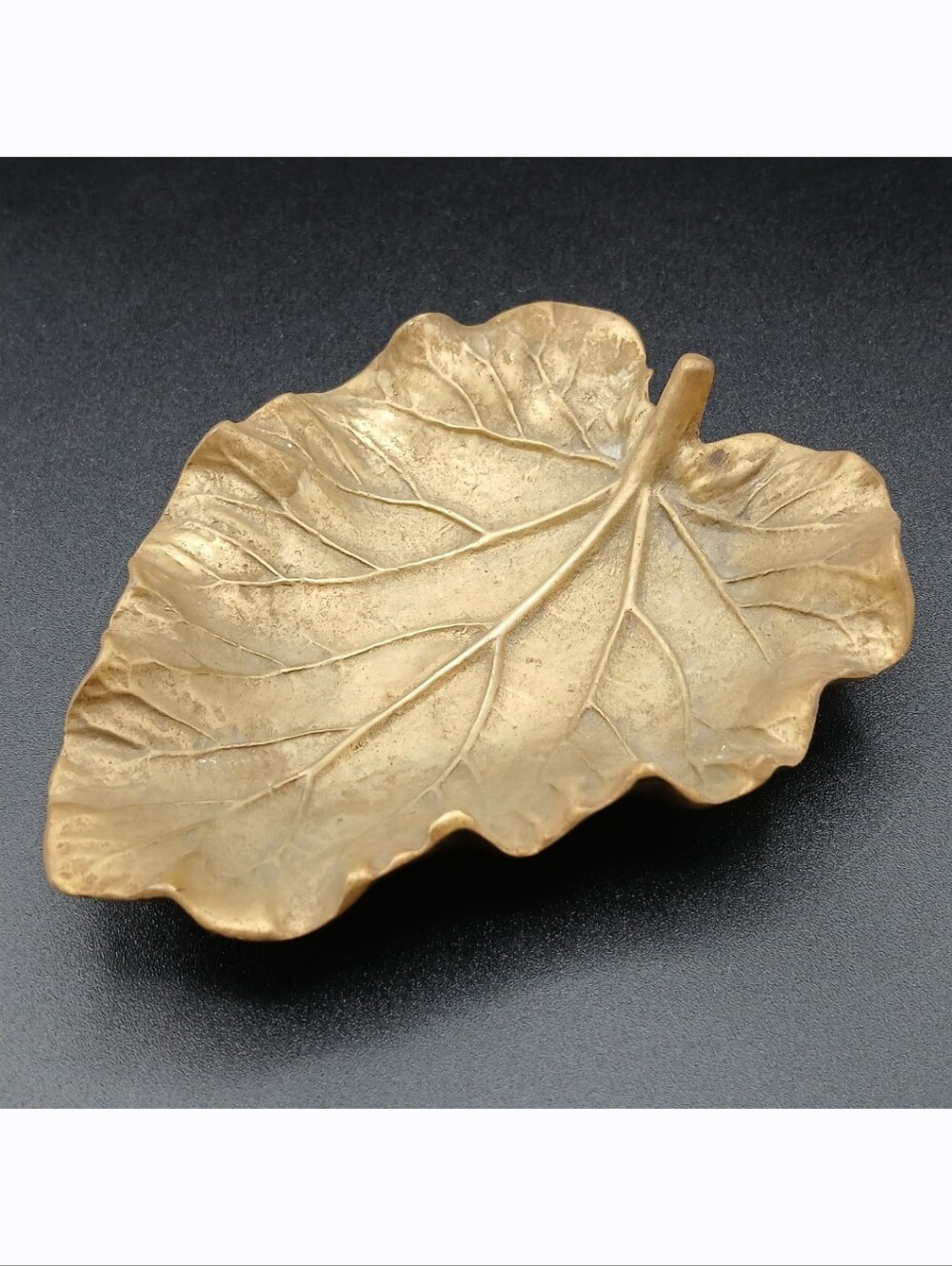 Vintage Virginia Metalcrafters Rhubarb Brass Leaf MCM Trinket Dish Tray Ashtray